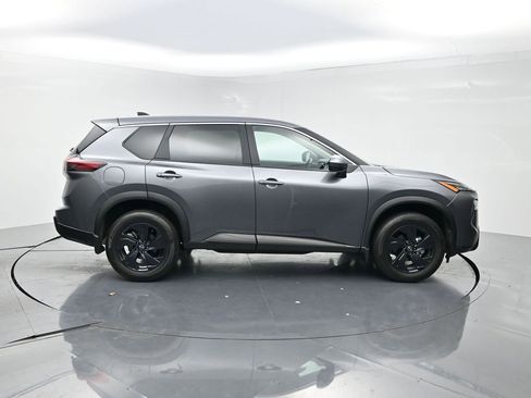 Used 2026 Nissan Rogue SV w/ Cold Weather Package FWD image 4