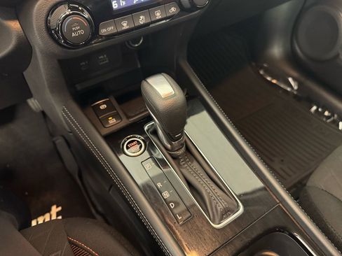 Used 2024 Nissan Kicks SR image 19