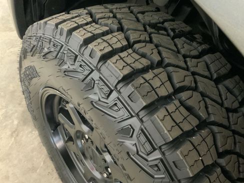 Used 2016 Ford F150 Platinum w/ Equipment Group 701A Luxury AWD/4WD image 57