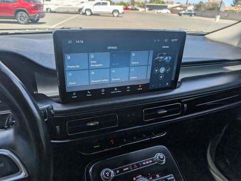 Used 2022 Lincoln Nautilus Reserve AWD/4WD image 16