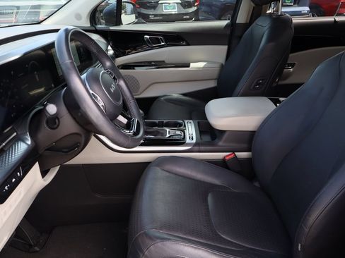 Used 2023 Kia Carnival SX Prestige FWD image 21