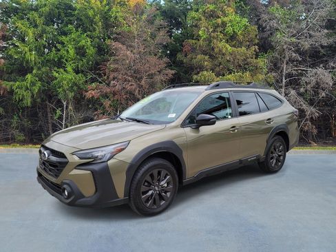 Used 2025 Subaru Outback Onyx Edition image 1