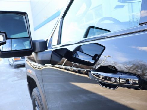Used 2024 GMC Sierra 3500 AT4 w/ AT4 Preferred Package AWD/4WD image 11