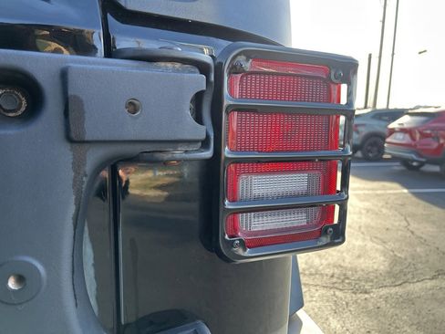 Used 2016 Jeep Wrangler Unlimited Sport image 14