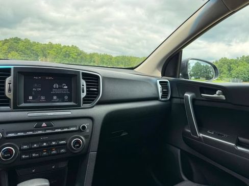 Used 2018 Kia Sportage LX w/ LX Popular Package AWD/4WD image 8