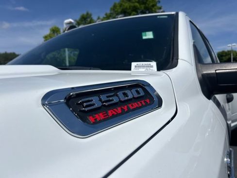 Used 2024 RAM 3500 Big Horn AWD/4WD image 14