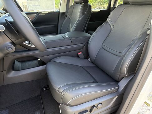 New 2026 INFINITI QX80 Luxe w/ Cargo Package AWD/4WD image 19