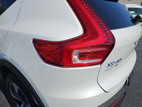 Used 2025 Volvo XC40 B5 Plus w/ Protection Package Premier AWD/4WD image 35