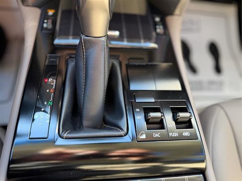 Used 2020 Lexus GX 460 Premium w/ Premium Package image 38