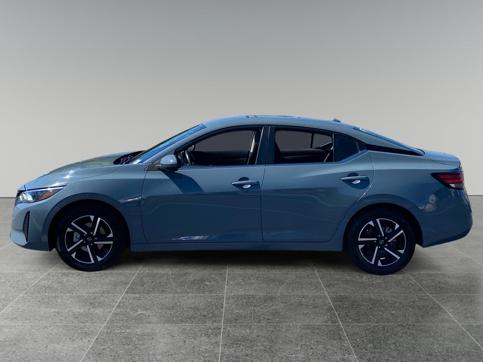 Used 2024 Nissan Sentra SV FWD image 2
