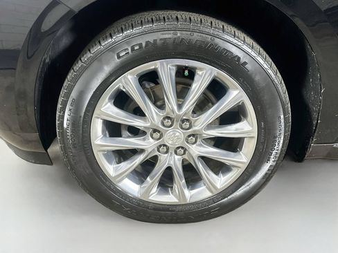Used 2020 Buick Enclave Premium w/ Sun and Sites Package FWD image 8