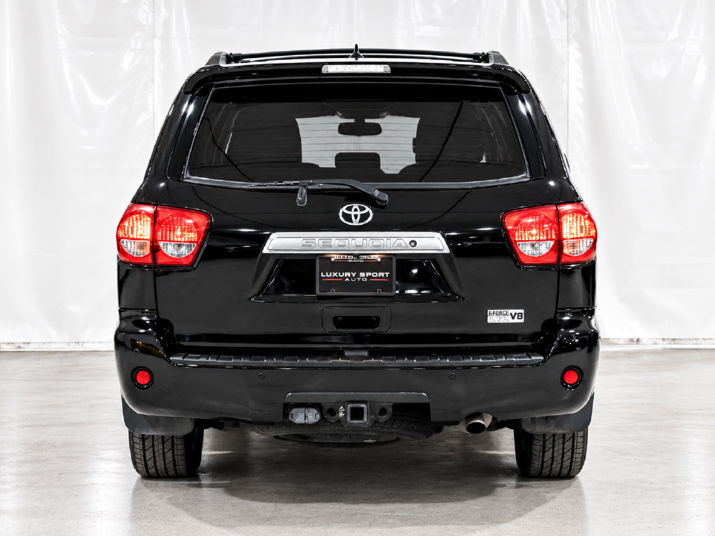 Used 2017 Toyota Sequoia Platinum RWD image 4