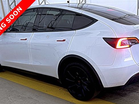 Used 2022 Tesla Model Y Long Range AWD/4WD image 5