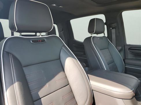 Used 2025 GMC Sierra 1500 AT4X image 15