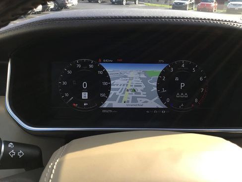 Used 2018 Land Rover Range Rover HSE image 37
