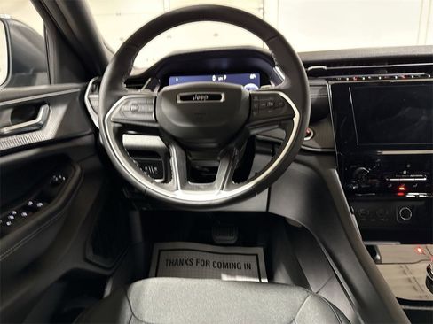 New 2025 Jeep Grand Cherokee L Laredo w/ Luxury Tech Group I image 19