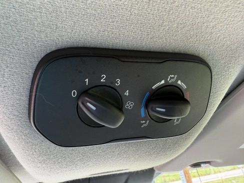 Used 2016 Ford Transit 350 XL image 21