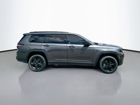 Used 2022 Jeep Grand Cherokee L Laredo image 8