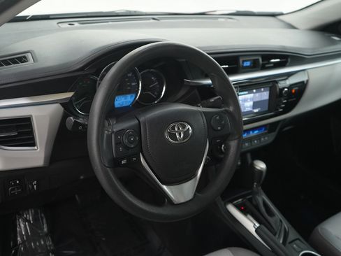 Used 2015 Toyota Corolla LE image 18