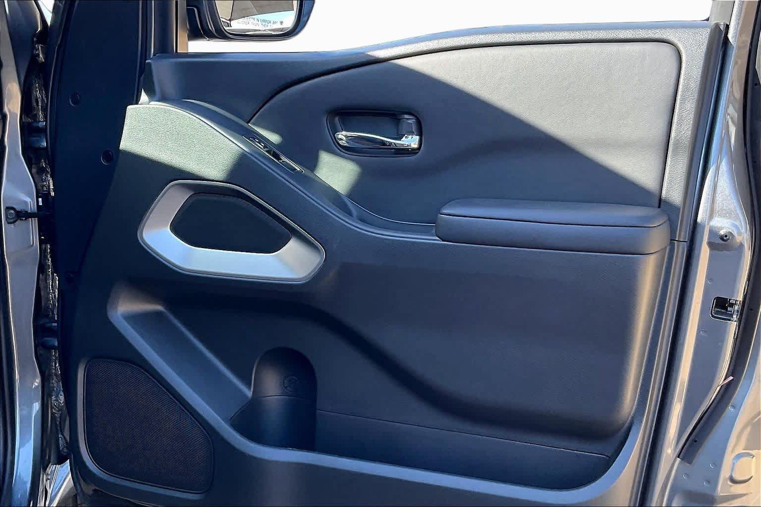 Used 2025 Nissan Frontier SV RWD image 21