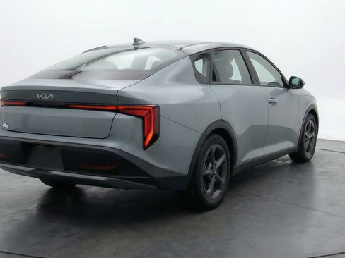 Used 2025 Kia K4 LXS image 9
