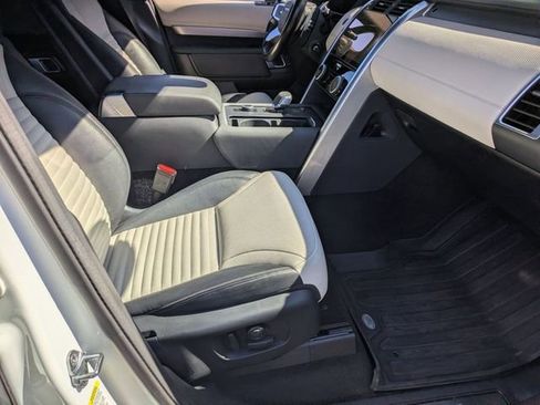 Used 2022 Land Rover Discovery S R-Dynamic image 24