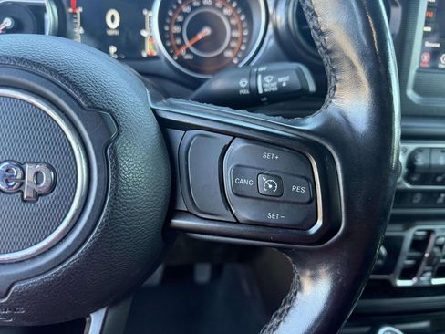 Used 2022 Jeep Gladiator Sport image 18