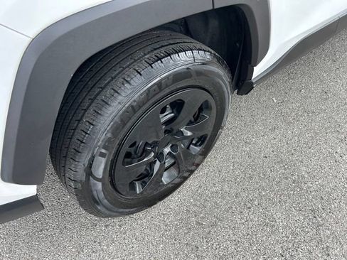 Used 2020 Toyota RAV4 LE FWD image 19