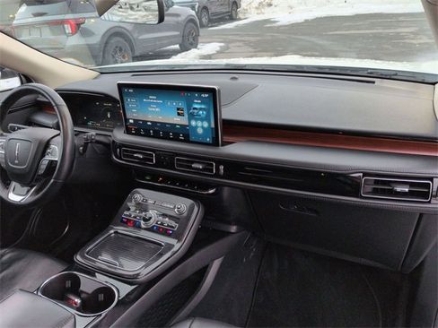 Used 2023 Lincoln Nautilus Reserve image 23