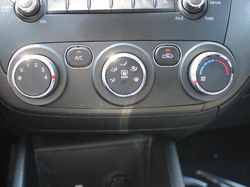 Used 2018 Kia Forte LX FWD image 15