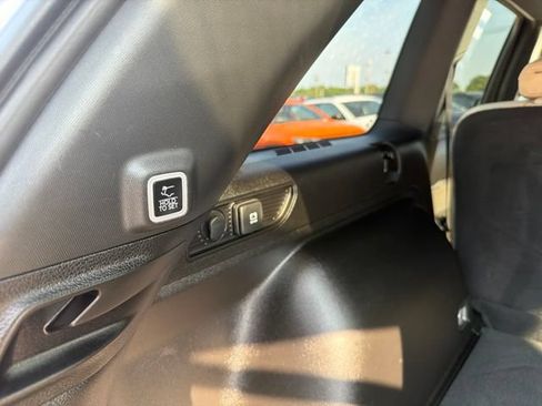 Used 2025 Jeep Grand Cherokee Limited AWD/4WD image 12