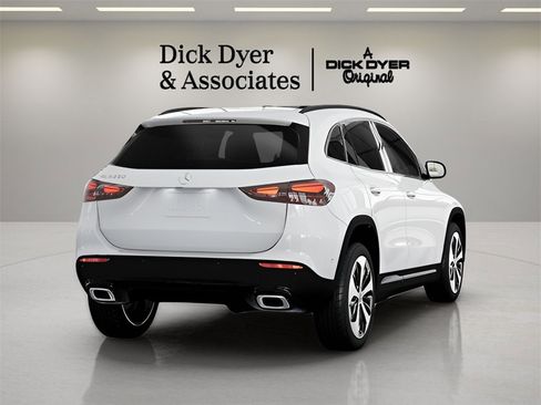 Used 2026 Mercedes-Benz GLA 250 image 12