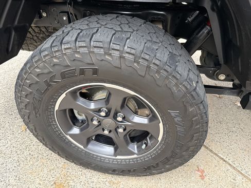 Used 2023 Jeep Gladiator Rubicon w/ LED Lighting Group image 20