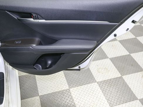 Used 2022 Toyota Camry XSE image 23