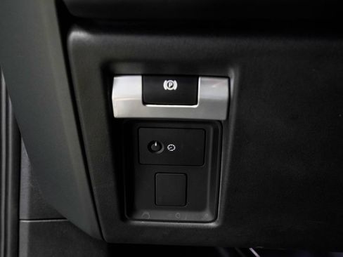 Used 2022 Land Rover Defender 110 X-Dynamic HSE AWD/4WD image 43