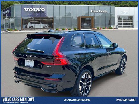 Used 2026 Volvo XC60 B5 Plus w/ Climate Package AWD/4WD image 5