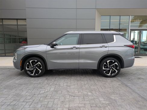 Used 2024 Mitsubishi Outlander SEL Black Edition image 7