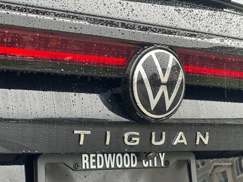 New 2026 Volkswagen Tiguan SE image 26