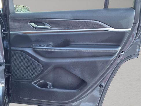 Used 2023 Jeep Grand Cherokee L Limited image 35