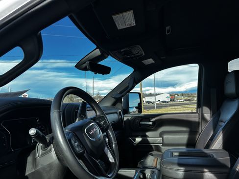 Used 2022 GMC Sierra 3500 AT4 w/ AT4 Premium Plus Package image 10