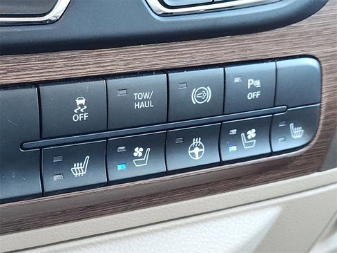 Used 2015 RAM 3500 Laramie image 26