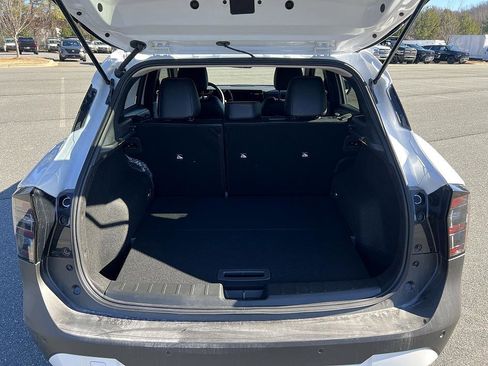 New 2026 Nissan Kicks SR image 32