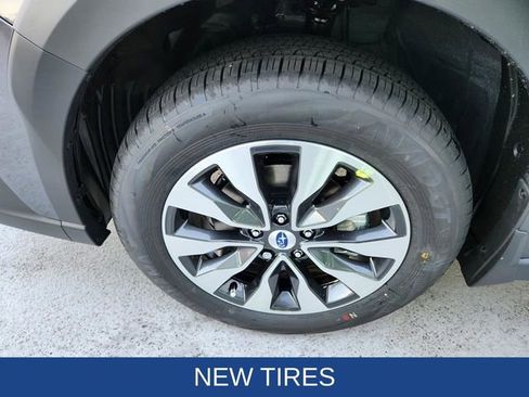 Certified 2025 Subaru Outback Limited image 11