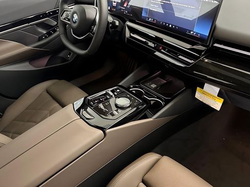 Used 2026 BMW 530i w/ Premium Package image 27