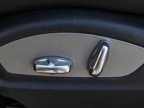 Used 2012 Porsche Cayenne image 23