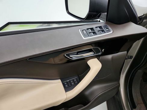 Used 2017 Jaguar F-PACE Prestige image 22