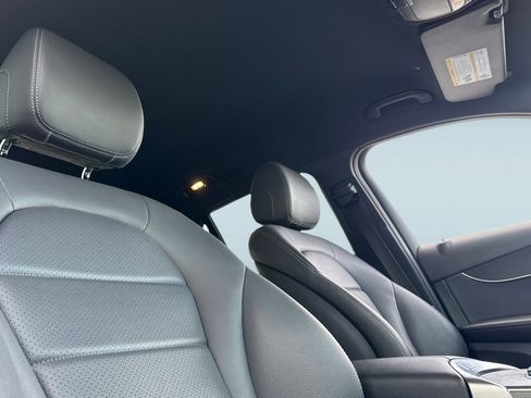 Used 2020 Mercedes-Benz GLC 300 4MATIC image 26