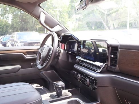Used 2025 Chevrolet Silverado 1500 High Country w/ Midnight Edition AWD/4WD image 46