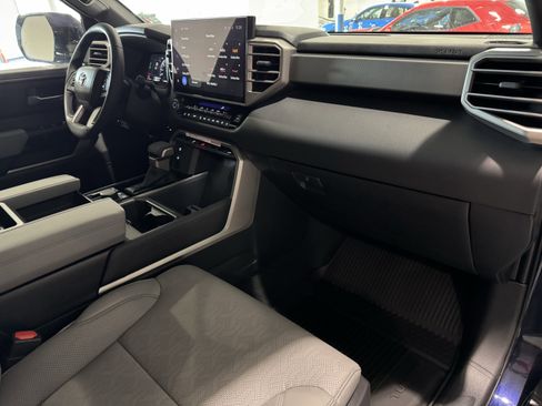 Used 2025 Toyota Tundra Limited image 37