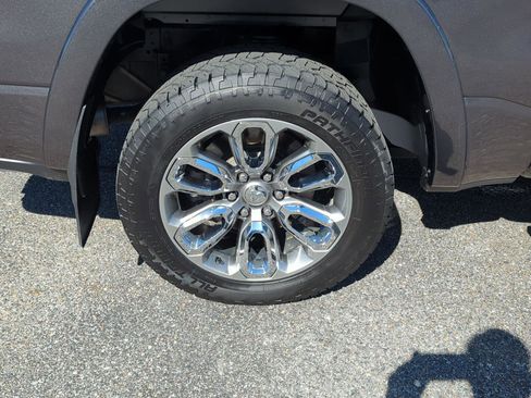 Used 2020 RAM 1500 Laramie w/ Sport Appearance Package AWD/4WD image 7